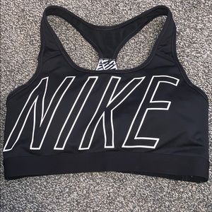 sports bra